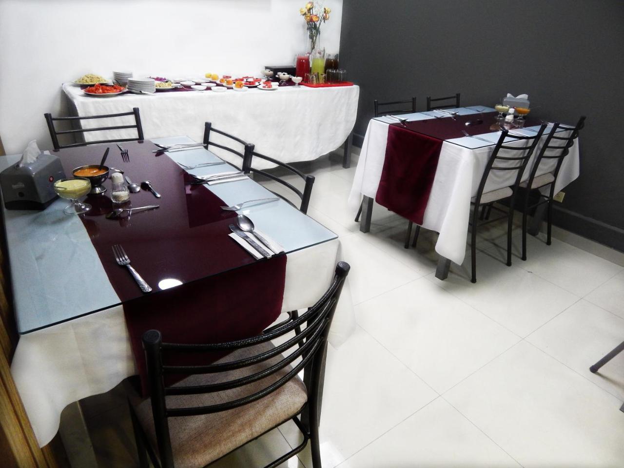 Hostal El Roble Quito Ngoại thất bức ảnh