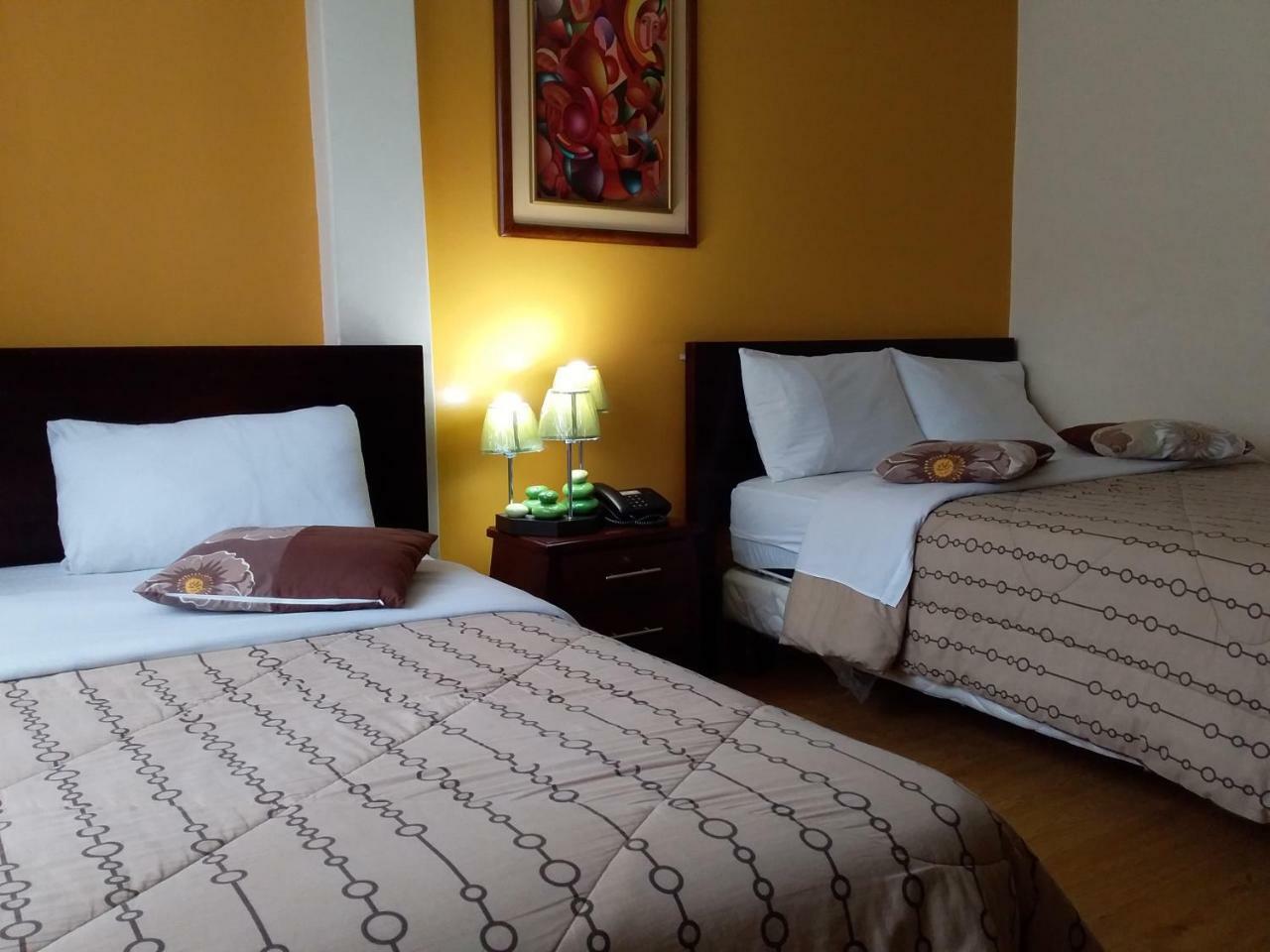 Hostal El Roble Quito Ngoại thất bức ảnh