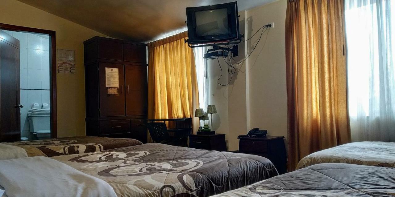 Hostal El Roble Quito Ngoại thất bức ảnh